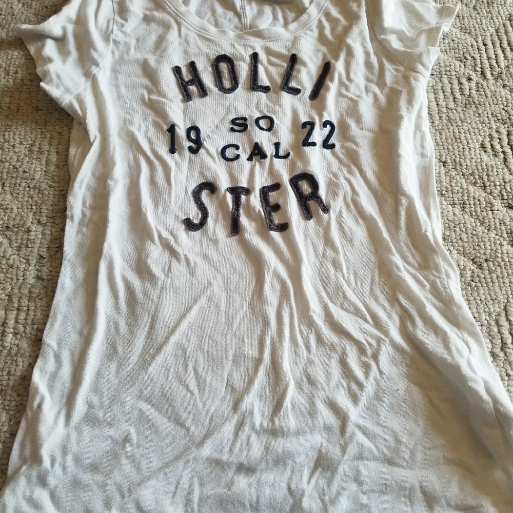 M Hollister tee